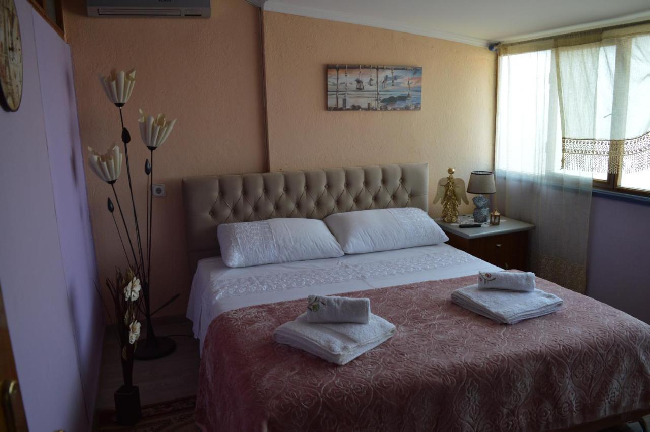 Inn Korca, Center City Apartament ภายนอก รูปภาพ