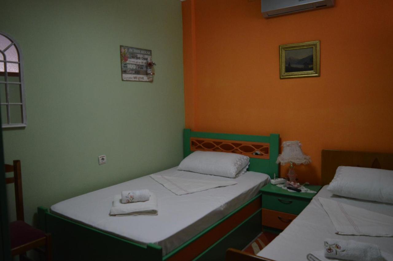 Inn Korca, Center City Apartament ภายนอก รูปภาพ