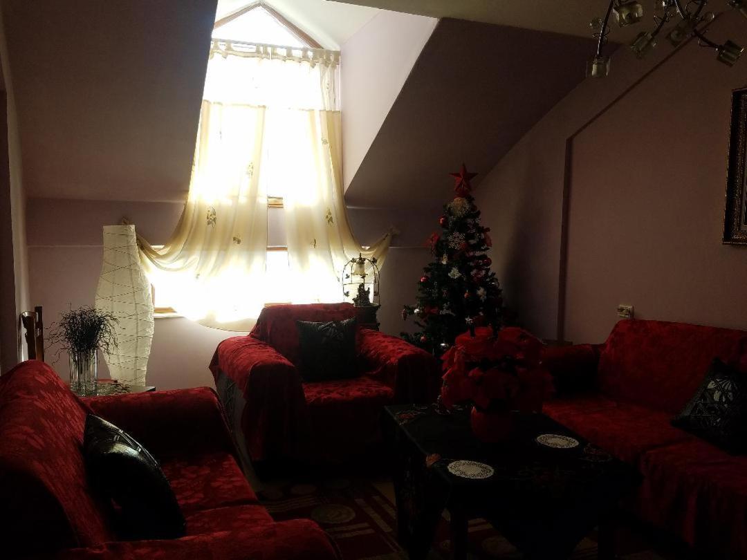 Inn Korca, Center City Apartament ภายนอก รูปภาพ