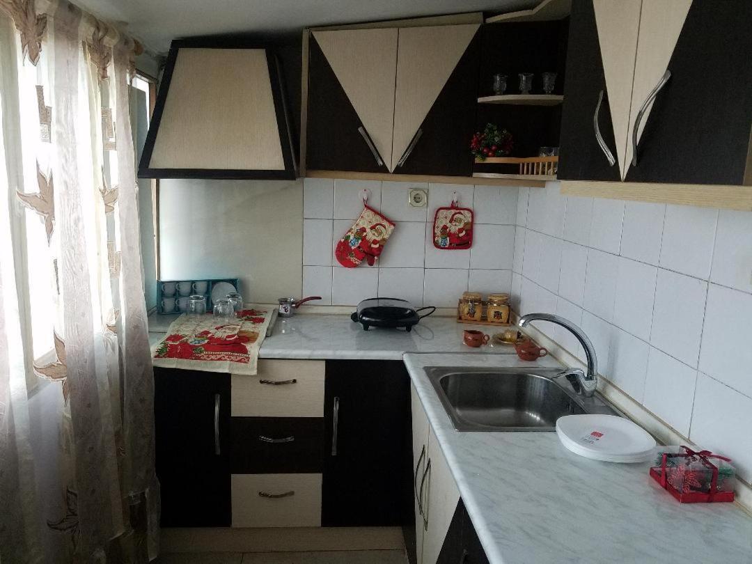 Inn Korca, Center City Apartament ภายนอก รูปภาพ